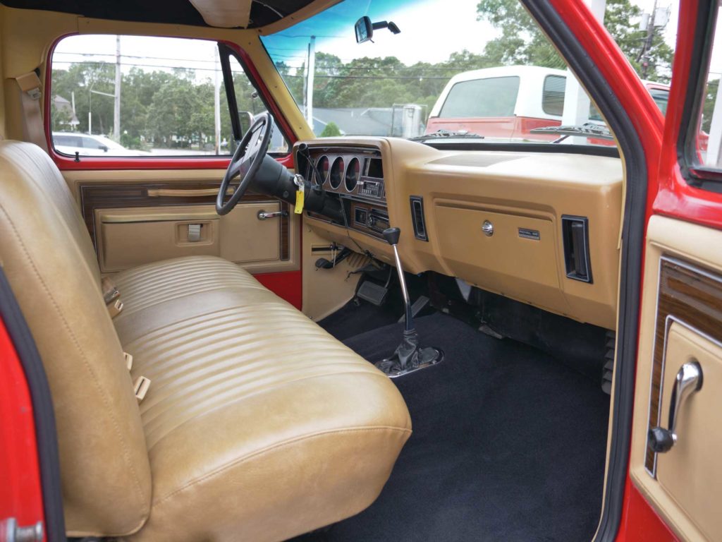 1985 Dodge Power Ram Interior