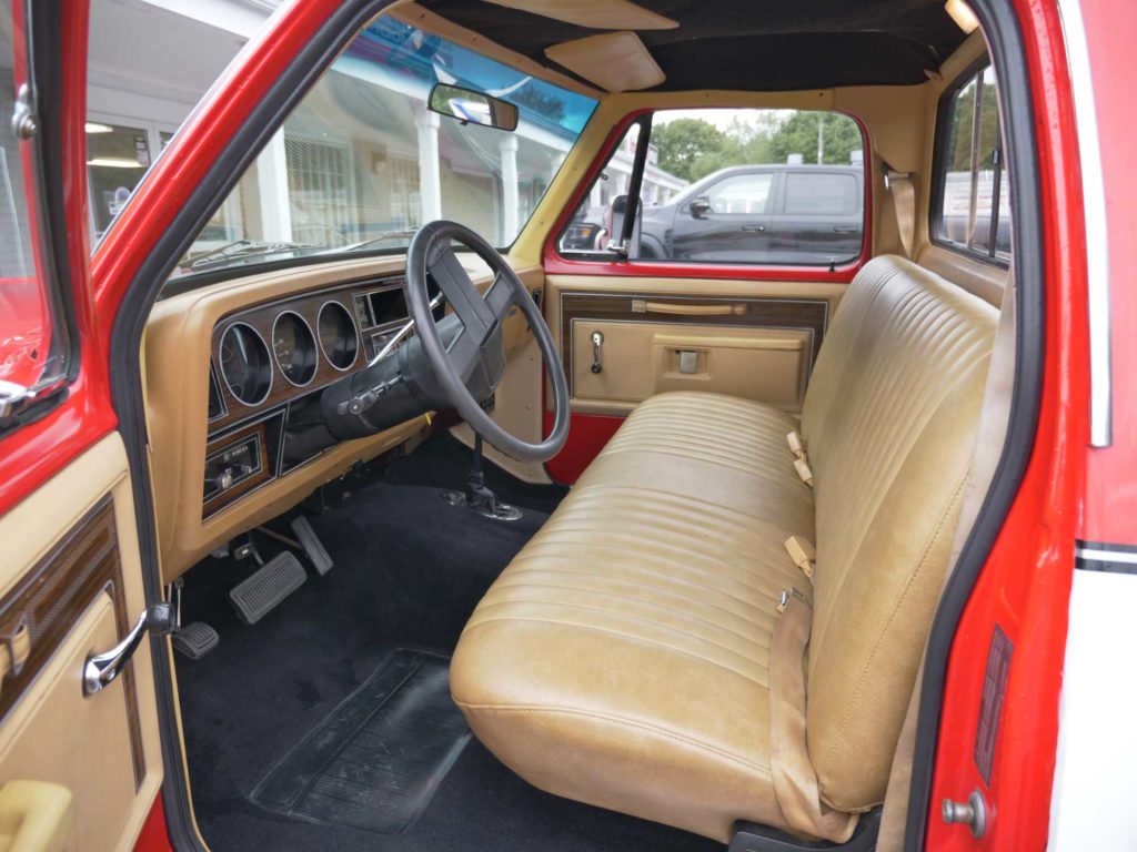 1985 Dodge Power Ram Interior