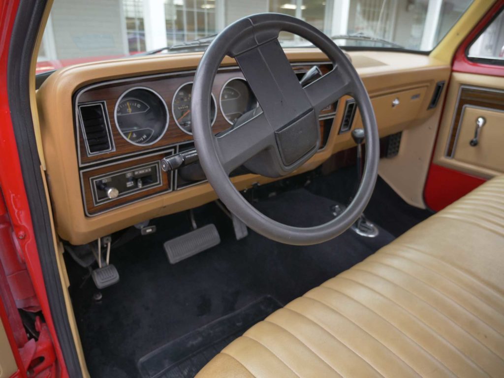 1985 Dodge Power Ram Interior