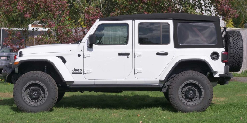 Jeep Wrangler JL Side View