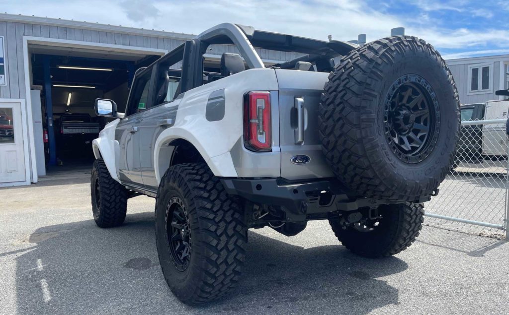 Advanced Fiberglass Ford Bronco Quarter Fitting