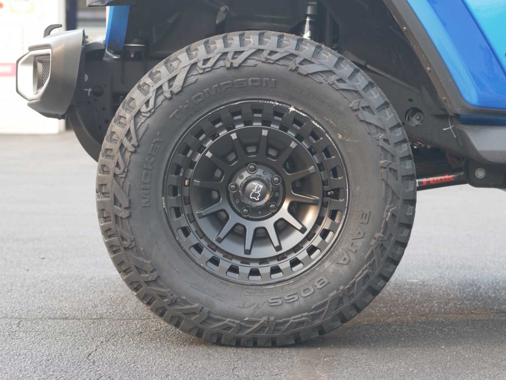 Mickey Thompson Baja Boss A/T & Black Rhino Barrage