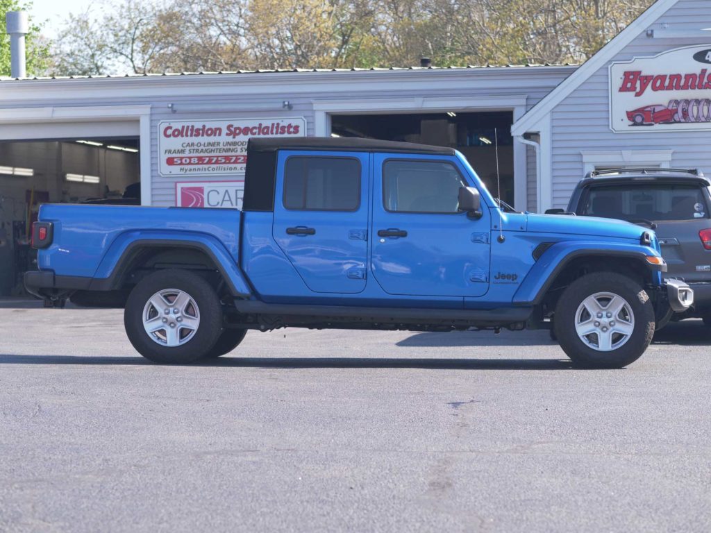Blue-Jeep-Gladiator-Before-3