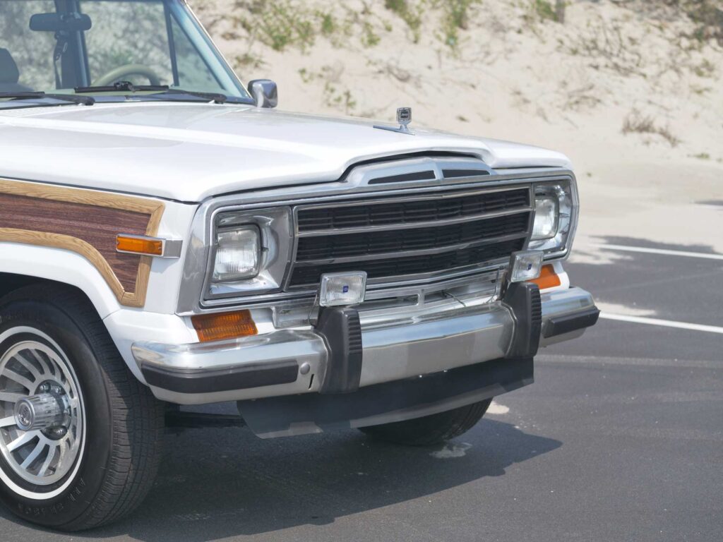 1990 Jeep Grand Wagoneer