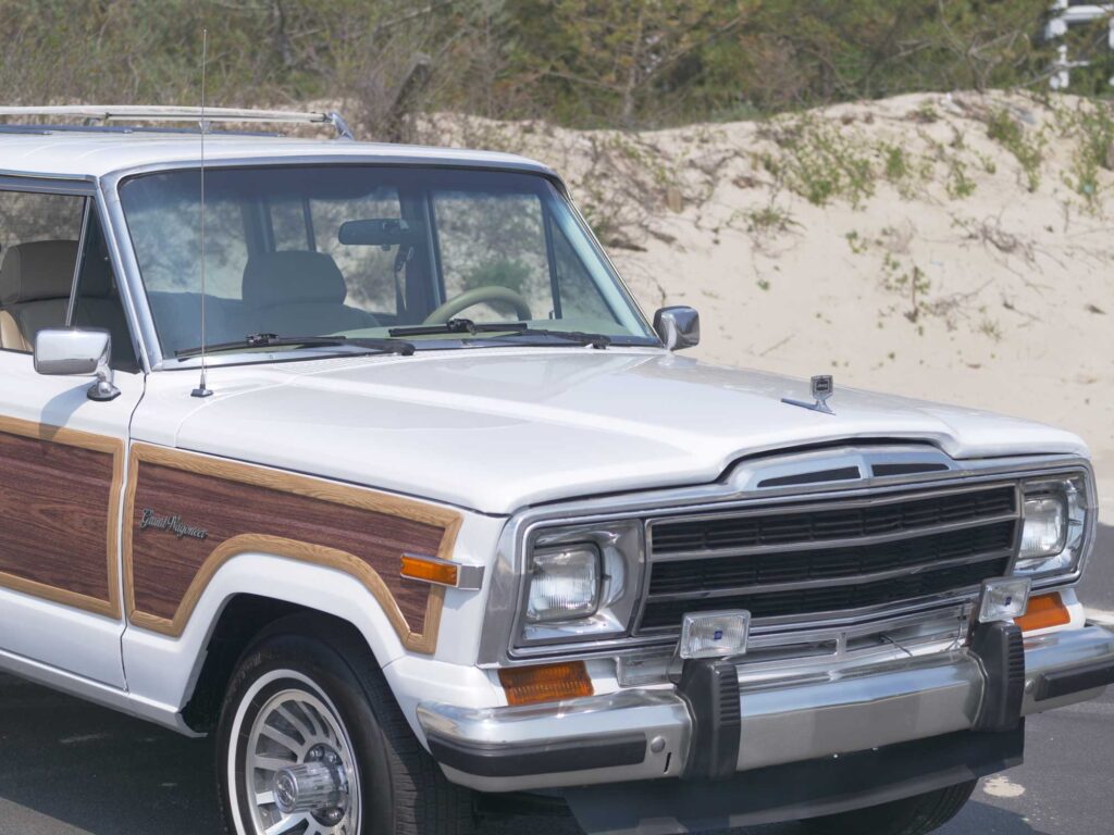 1990 Jeep Grand Wagoneer