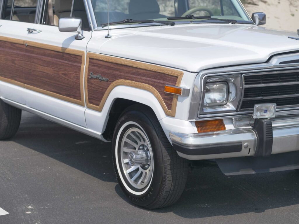 1990 Jeep Grand Wagoneer