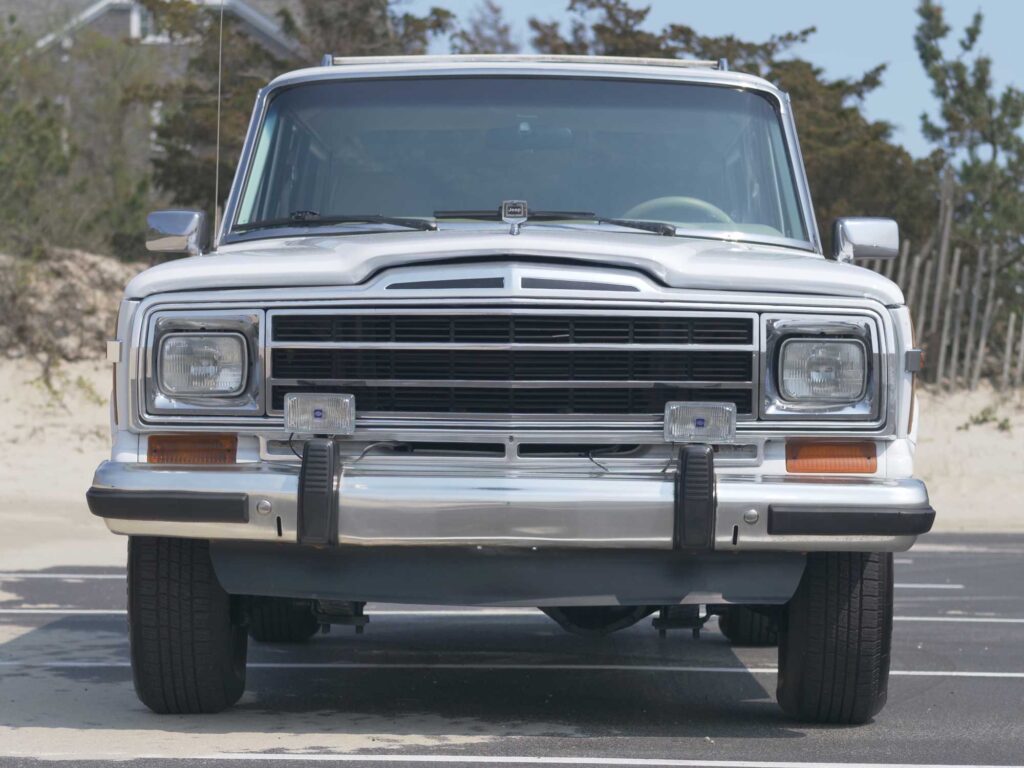 1990 Jeep Grand Wagoneer