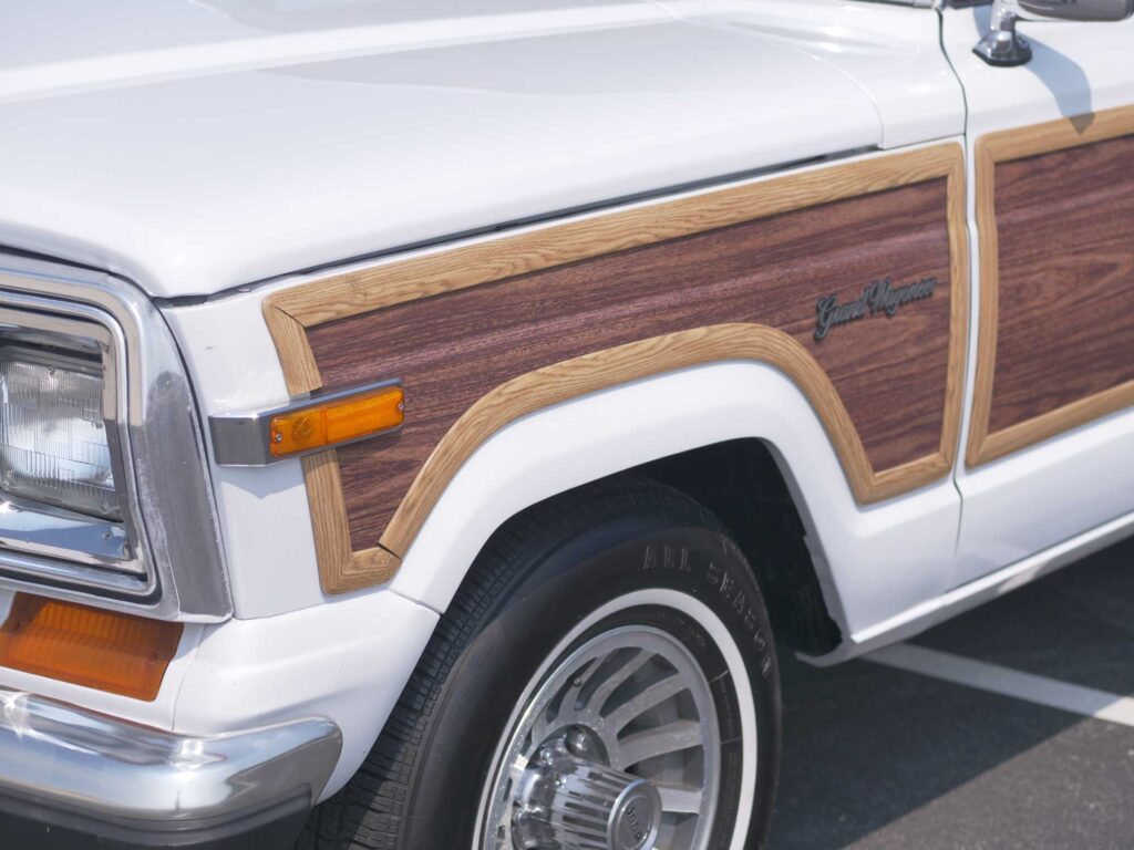 1990 Jeep Grand Wagoneer