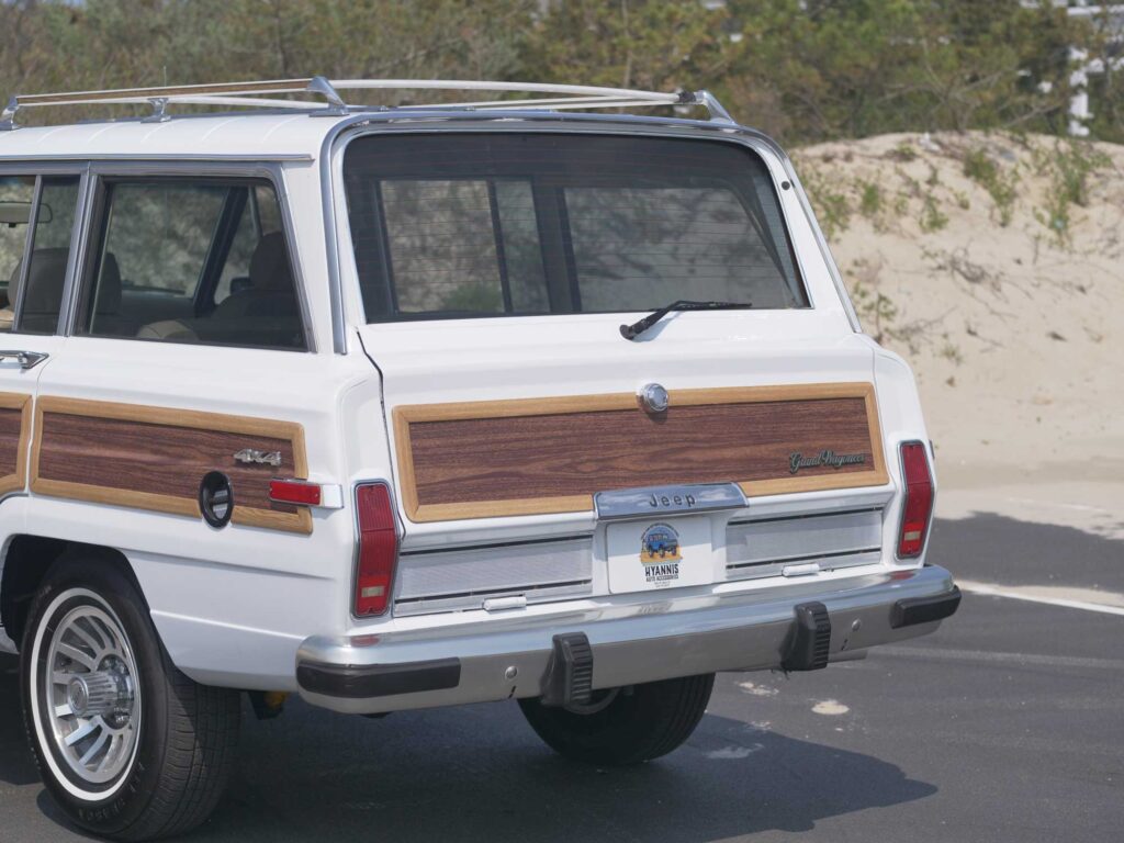 1990 Jeep Grand Wagoneer