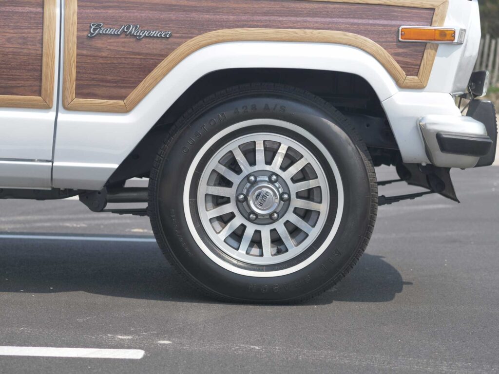 1990 Jeep Grand Wagoneer