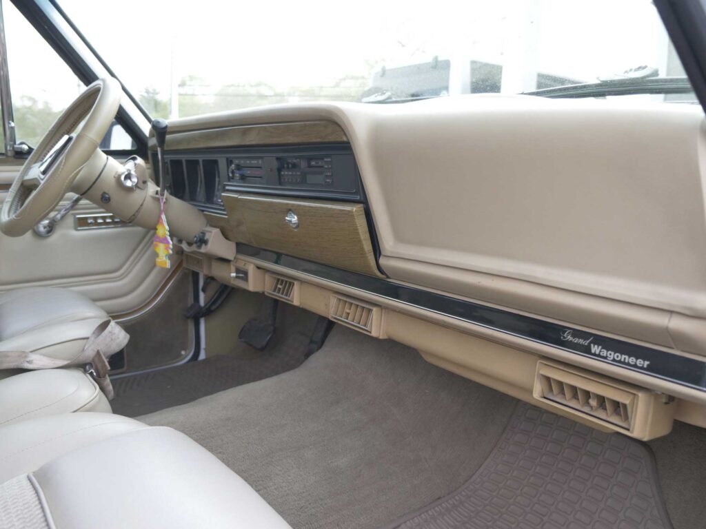 1990 Jeep Grand Wagoneer