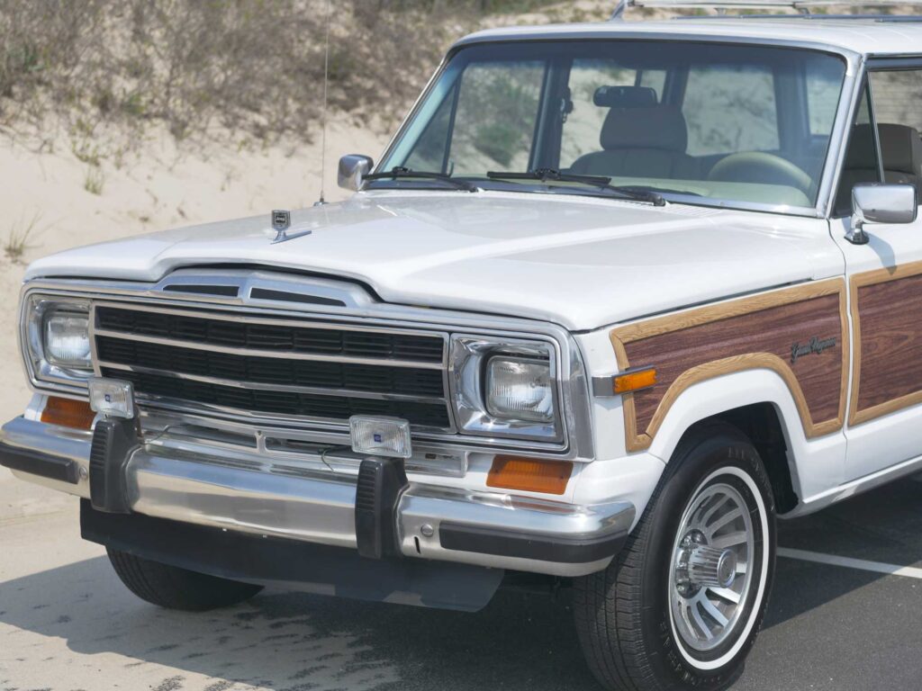 1990 Jeep Grand Wagoneer