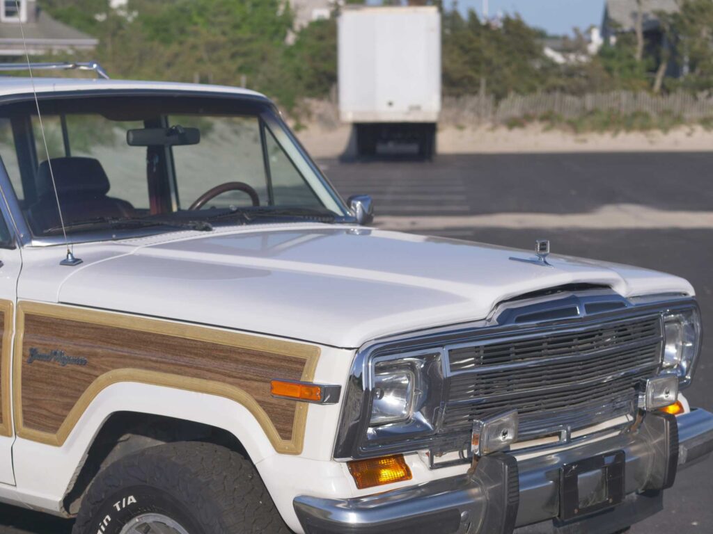 1989 Jeep Grand Wagoneer