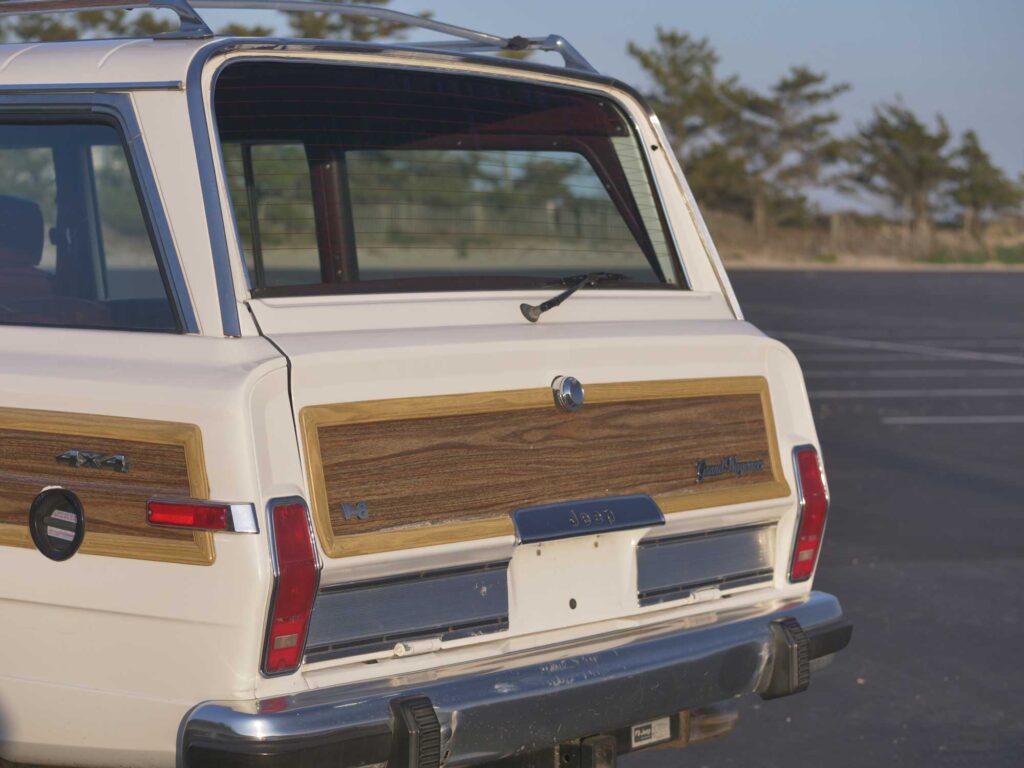 1989 Jeep Grand Wagoneer