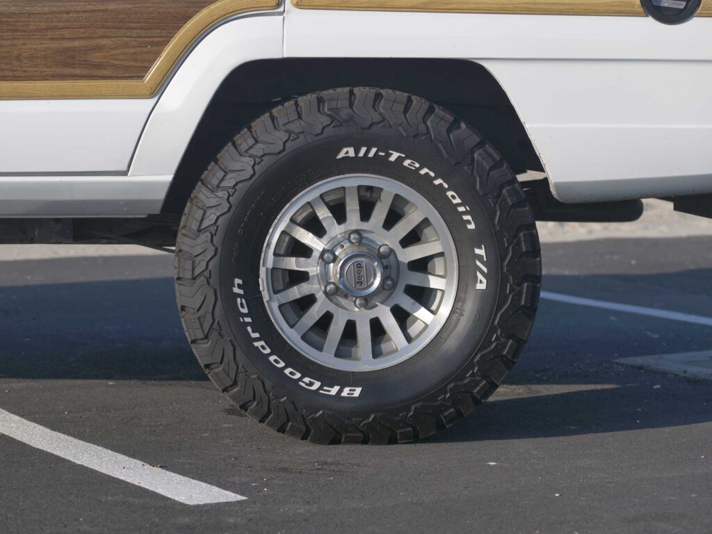 1989 Jeep Grand Wagoneer