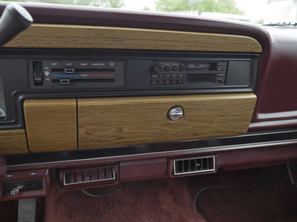 1989 Jeep Grand Wagoneer