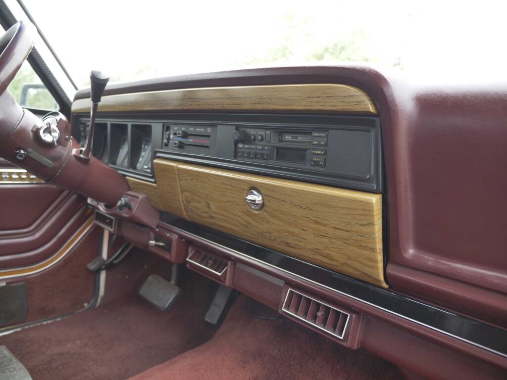 1989 Jeep Grand Wagoneer