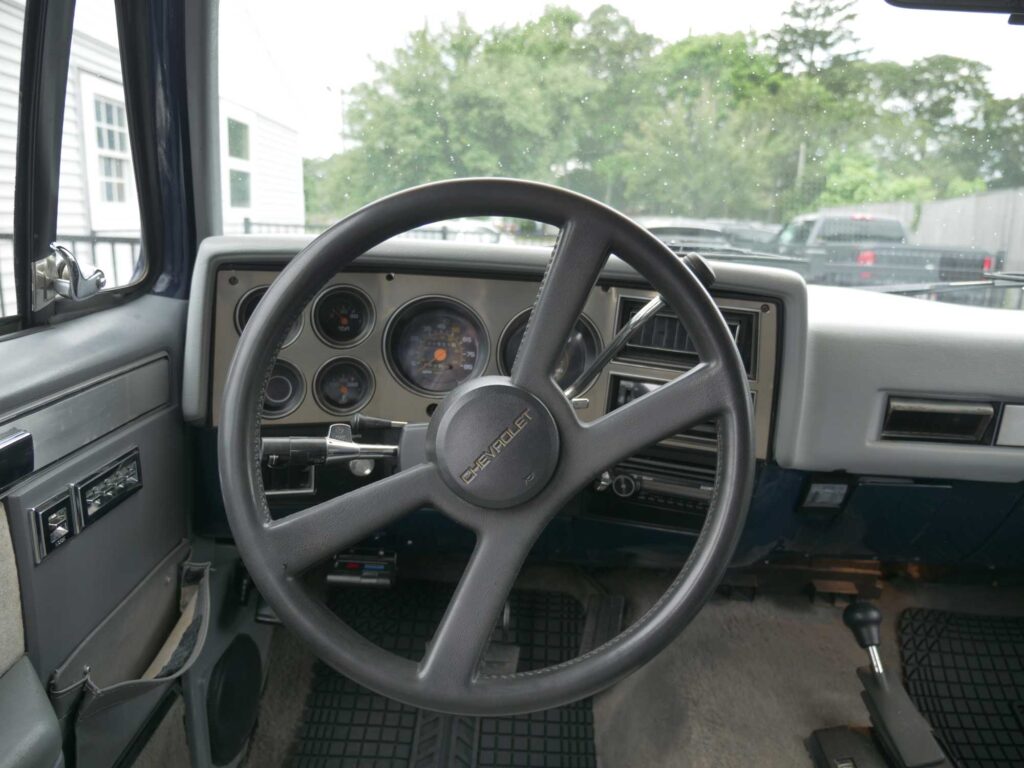 1988 Chevrolet Suburban V20 Silverado