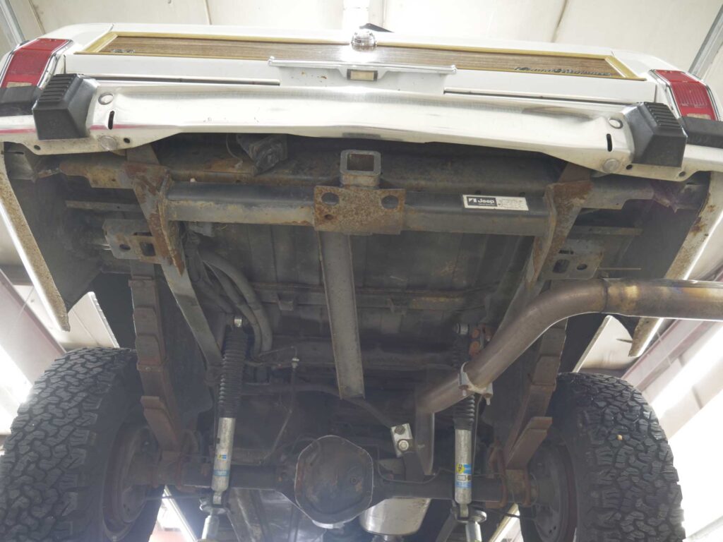 1989 Jeep Grand Wagoneer Underneath